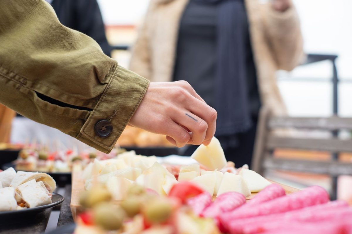 Catering na wesele w Warszawie – na co zwrócić uwagę przy wyborze
