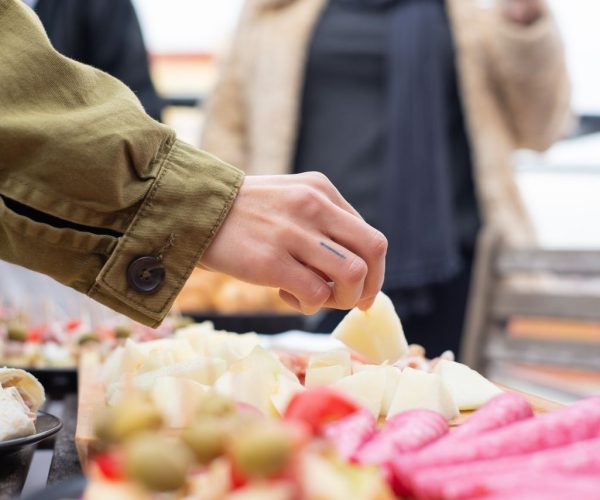 Catering na wesele w Warszawie – na co zwrócić uwagę przy wyborze